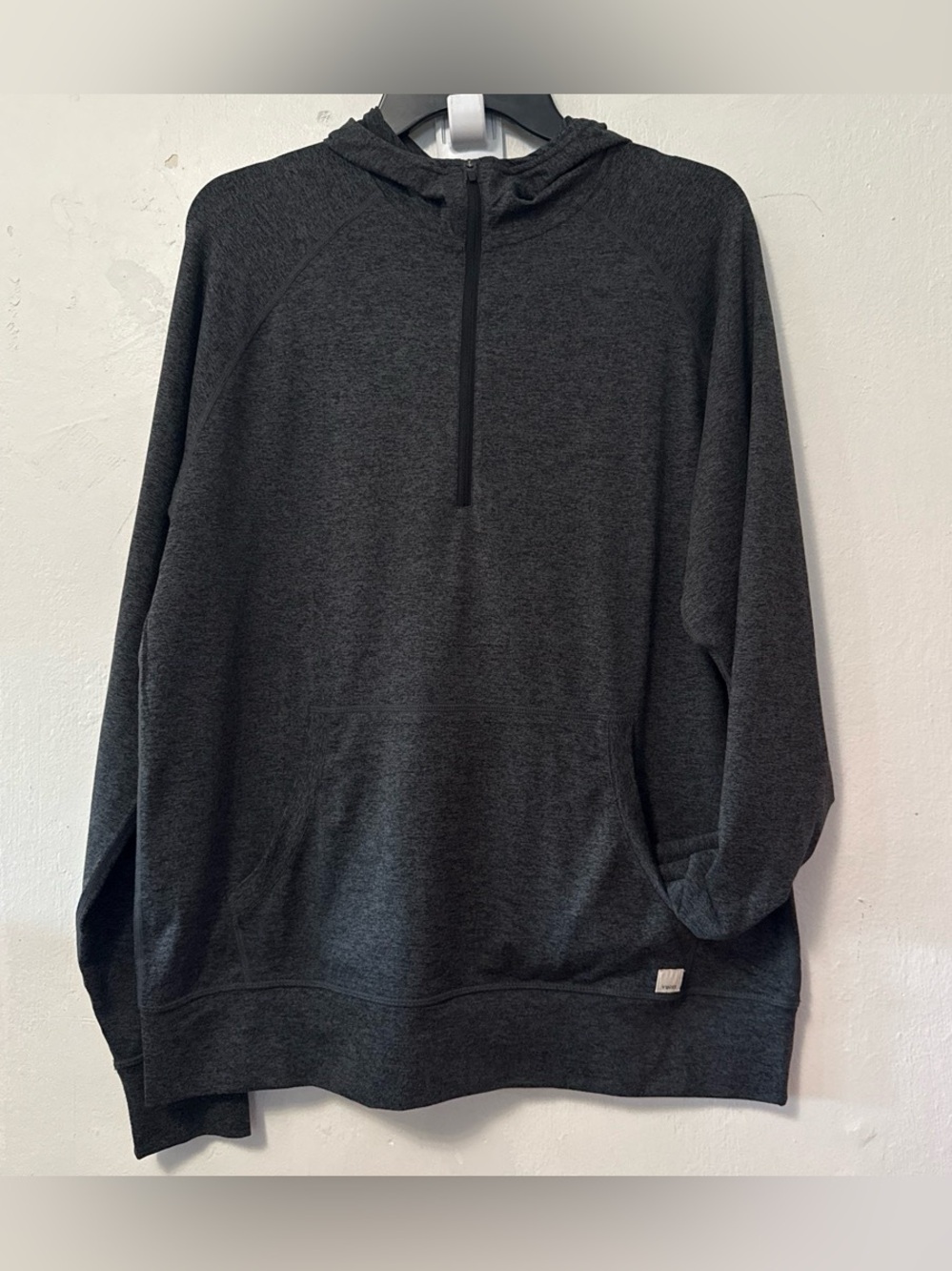 Vuori Ponto Performance Half Zip Hoodie Gray Black V244 Mens Size came off pleas